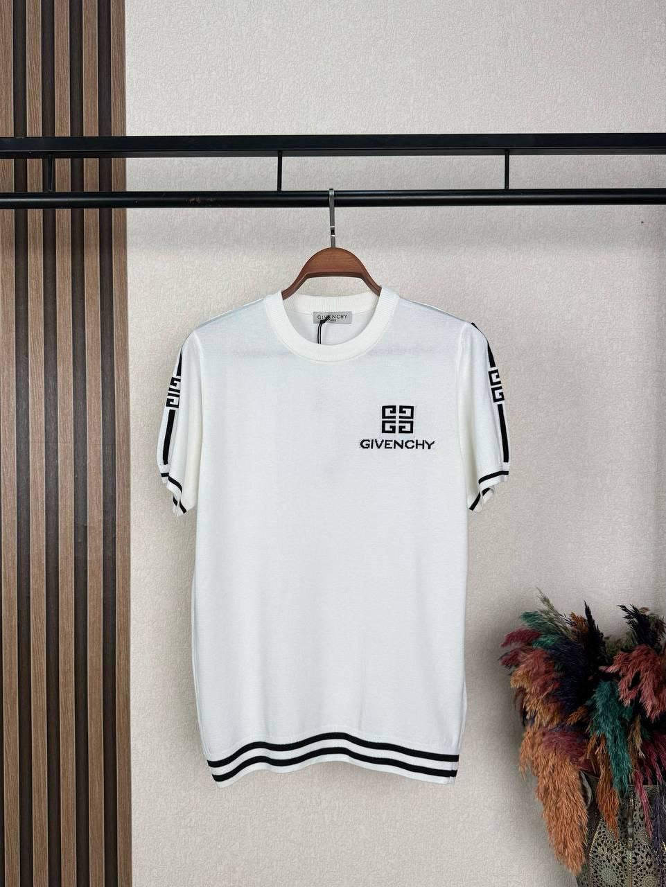 Givenchy T-shirt