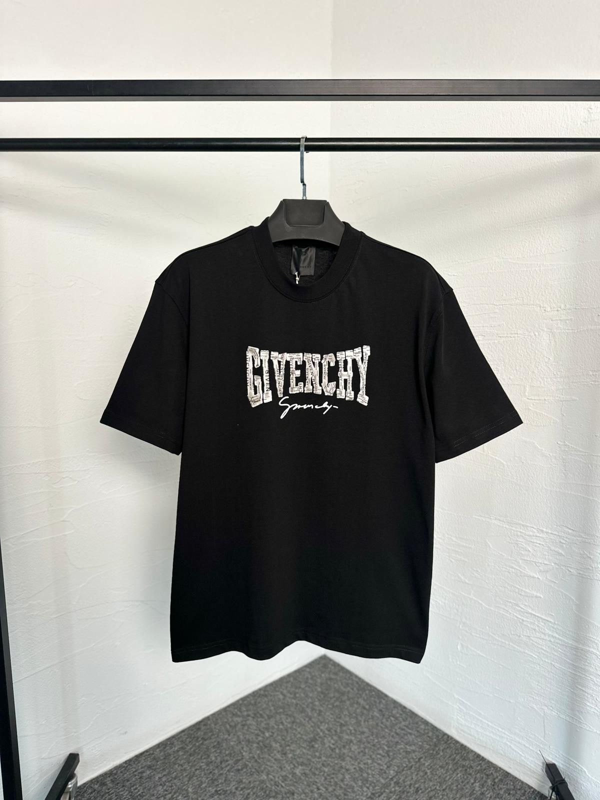 Givenchy T-shirt