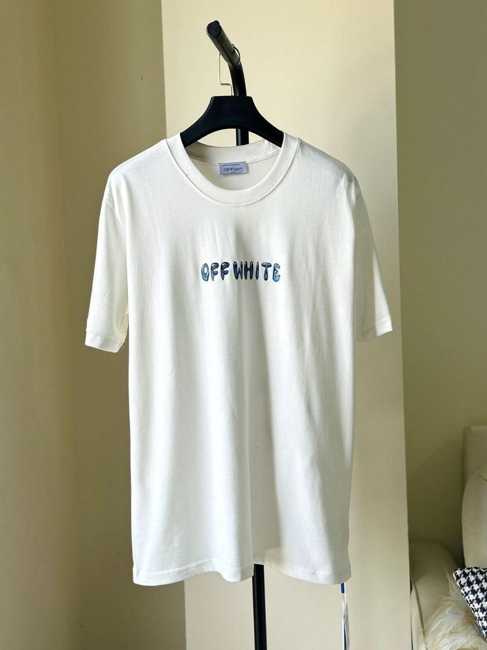 Off White T-shirt