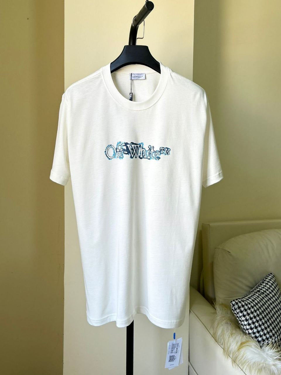 Off White T-shirt