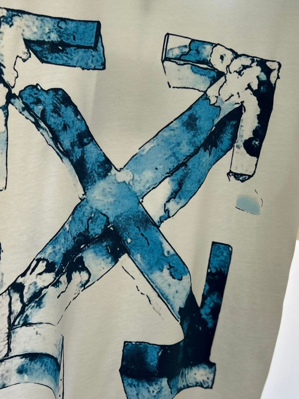 Off White T-shirt