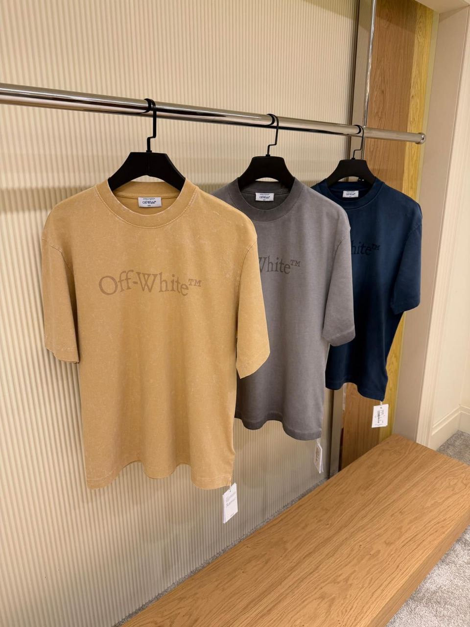 Off White T-shirt