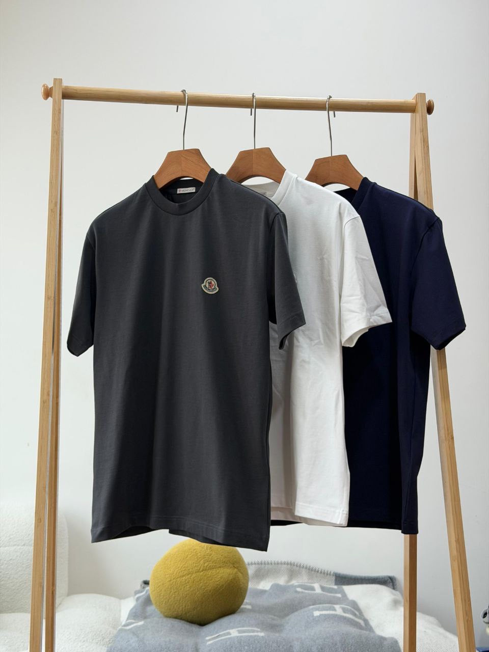 Moncler T-shirt
