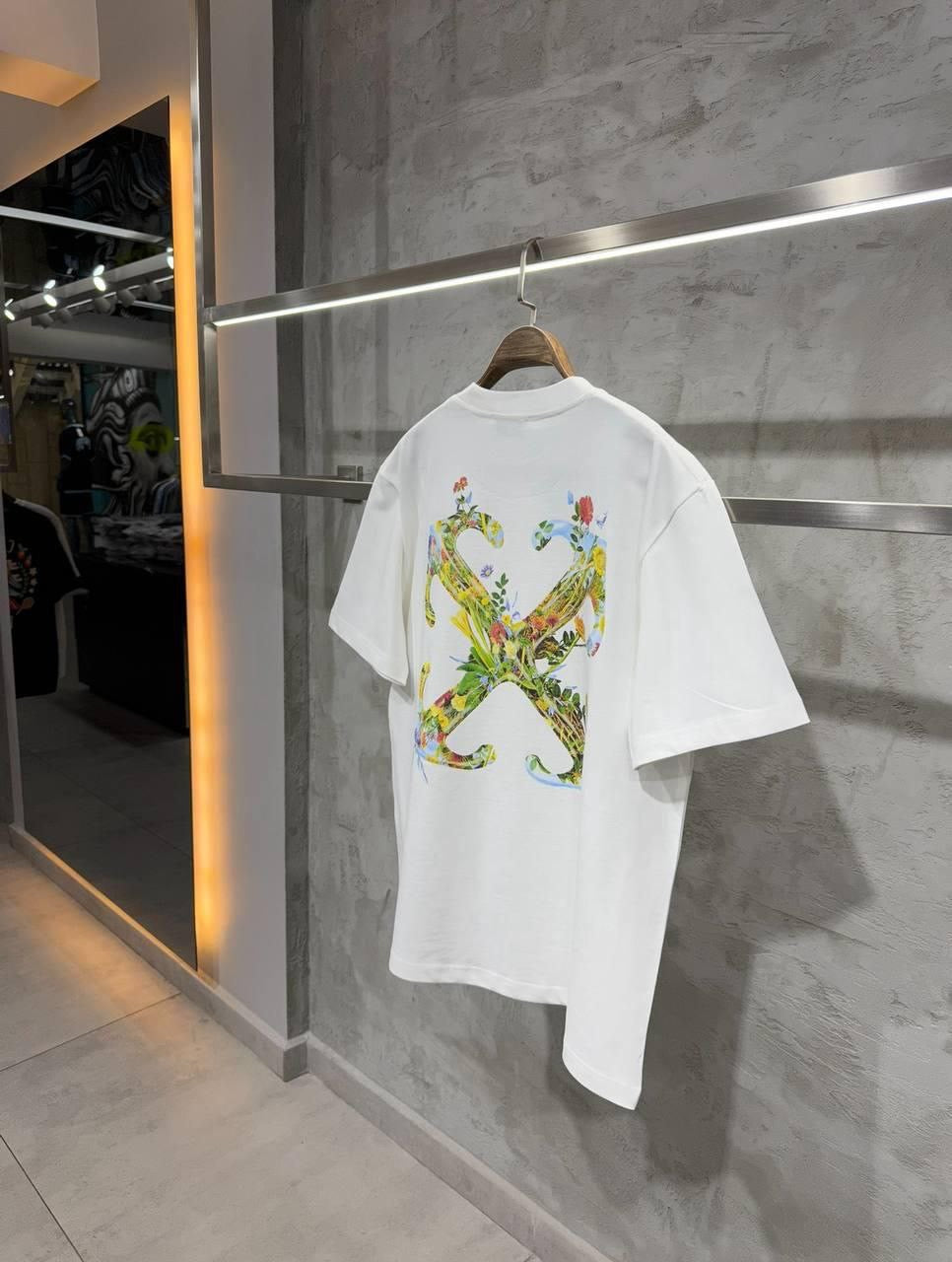 Off White T-shirt