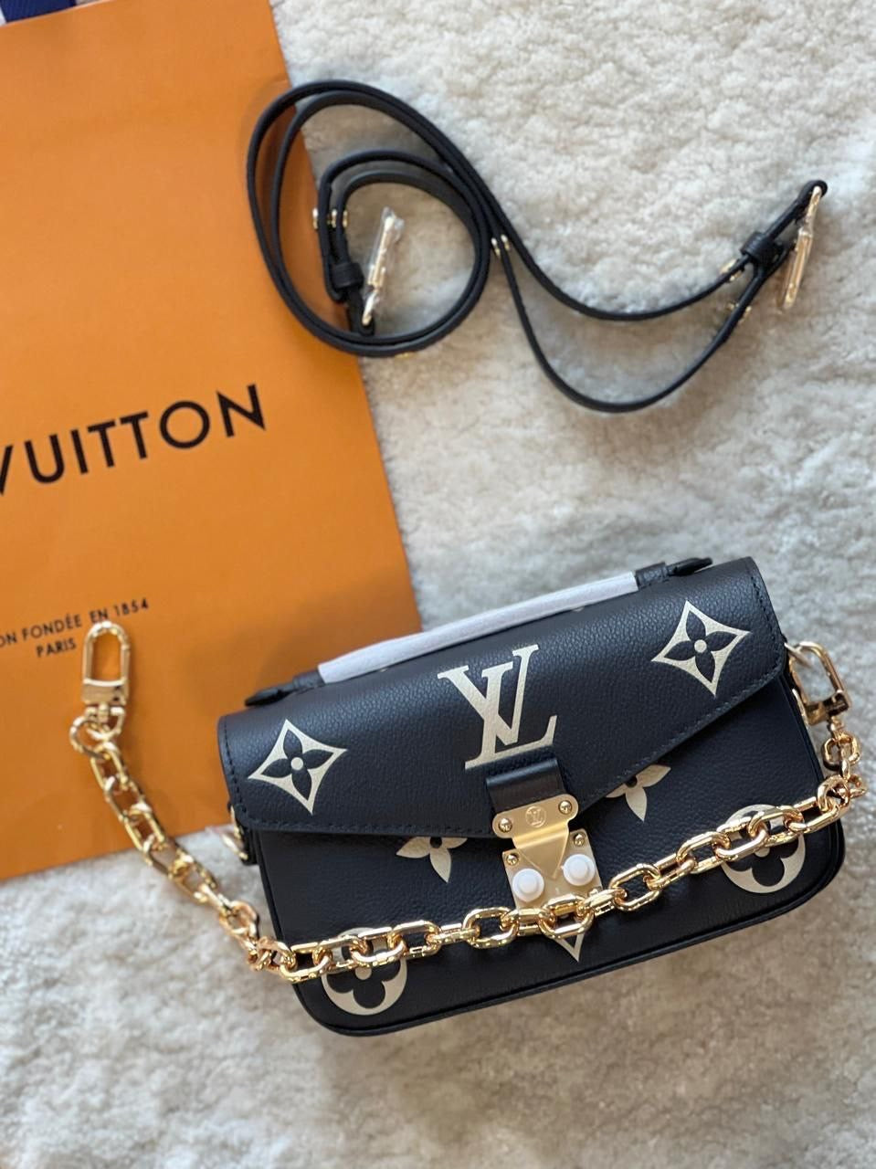 Louis Vuitton Sling Bag (Vip)