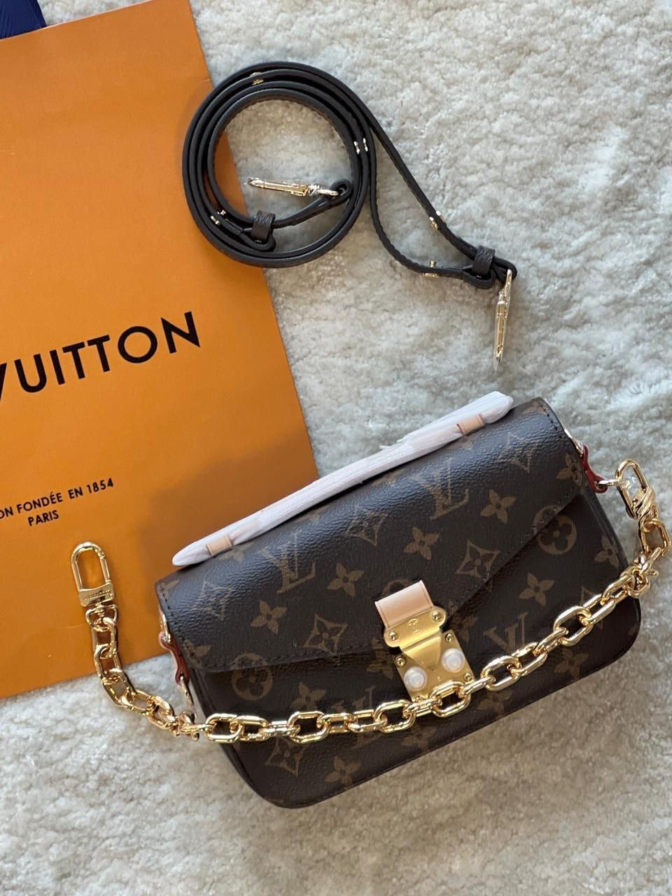 Louis Vuitton Sling Bag (Vip)