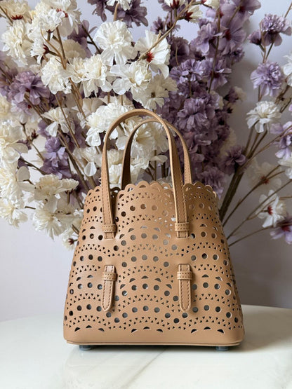 Alaia Shoulder Bag (Vip)