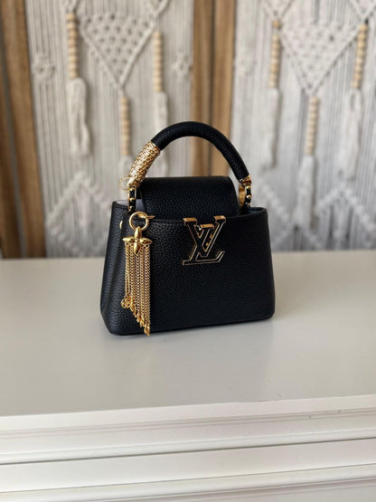 Louis Vuitton Handbag (Vip)