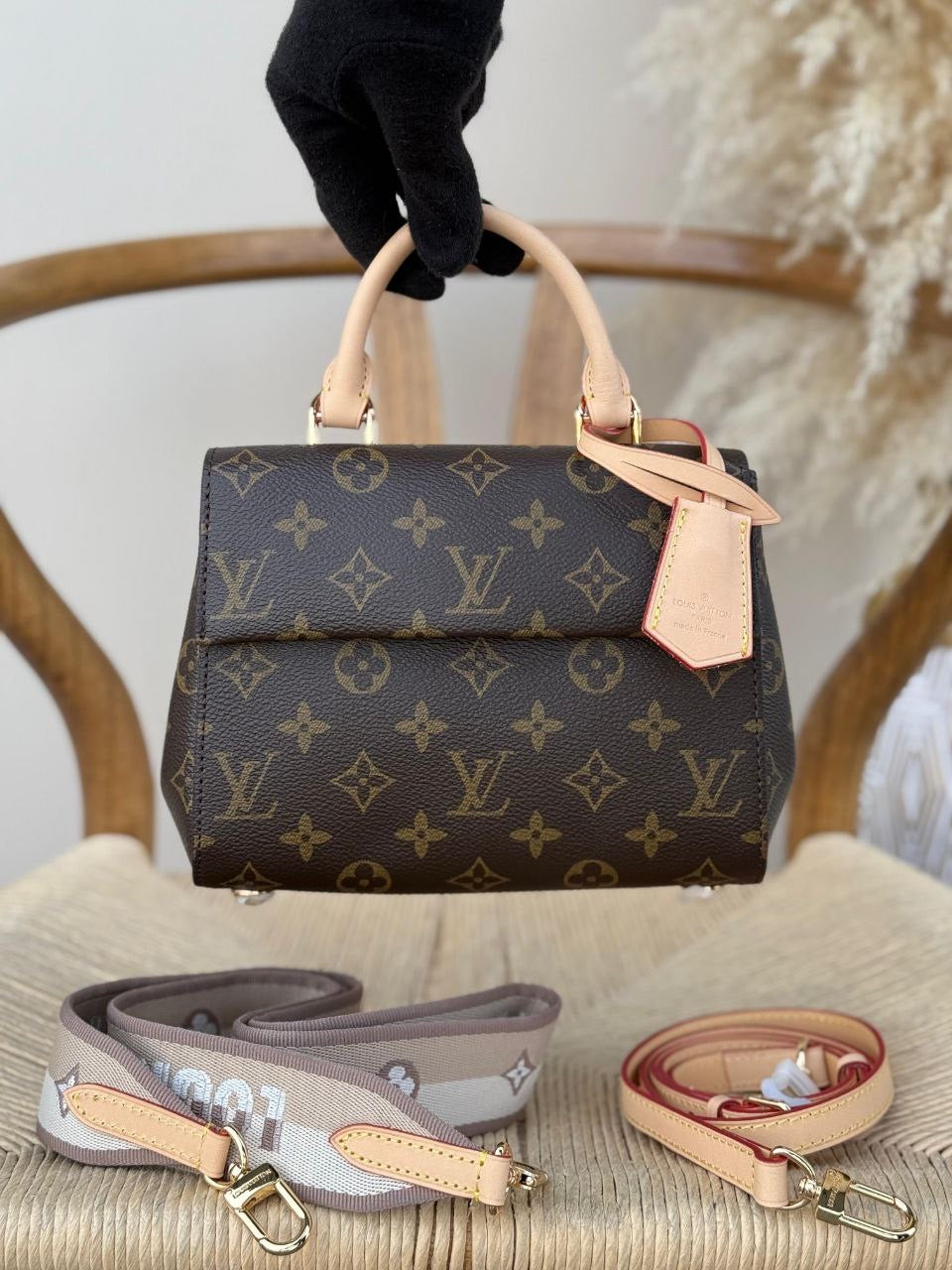 Louis Vuitton sling Bag