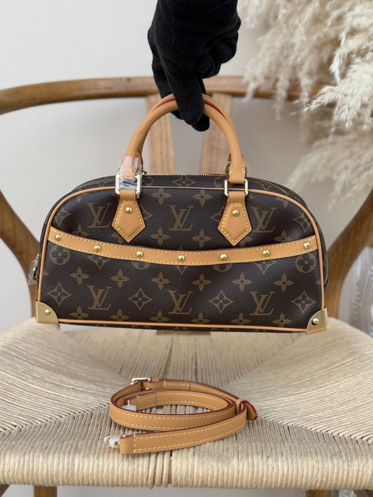 Louis Vuitton sling Bag