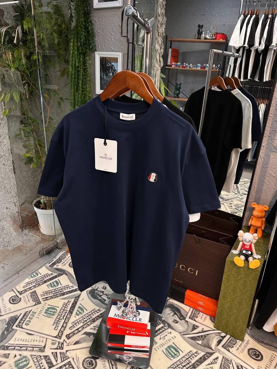 Moncler T-shirt