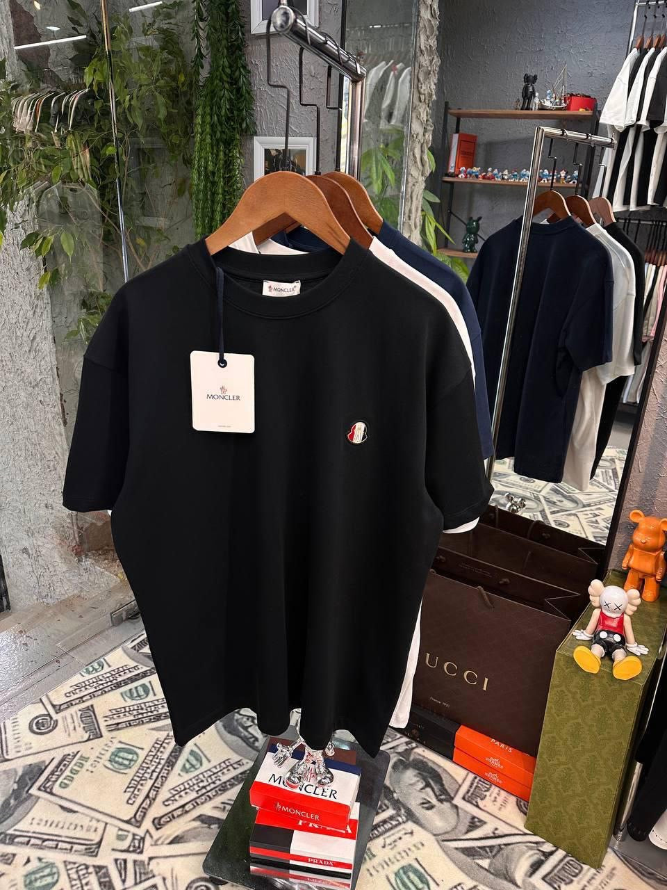 Moncler T-shirt