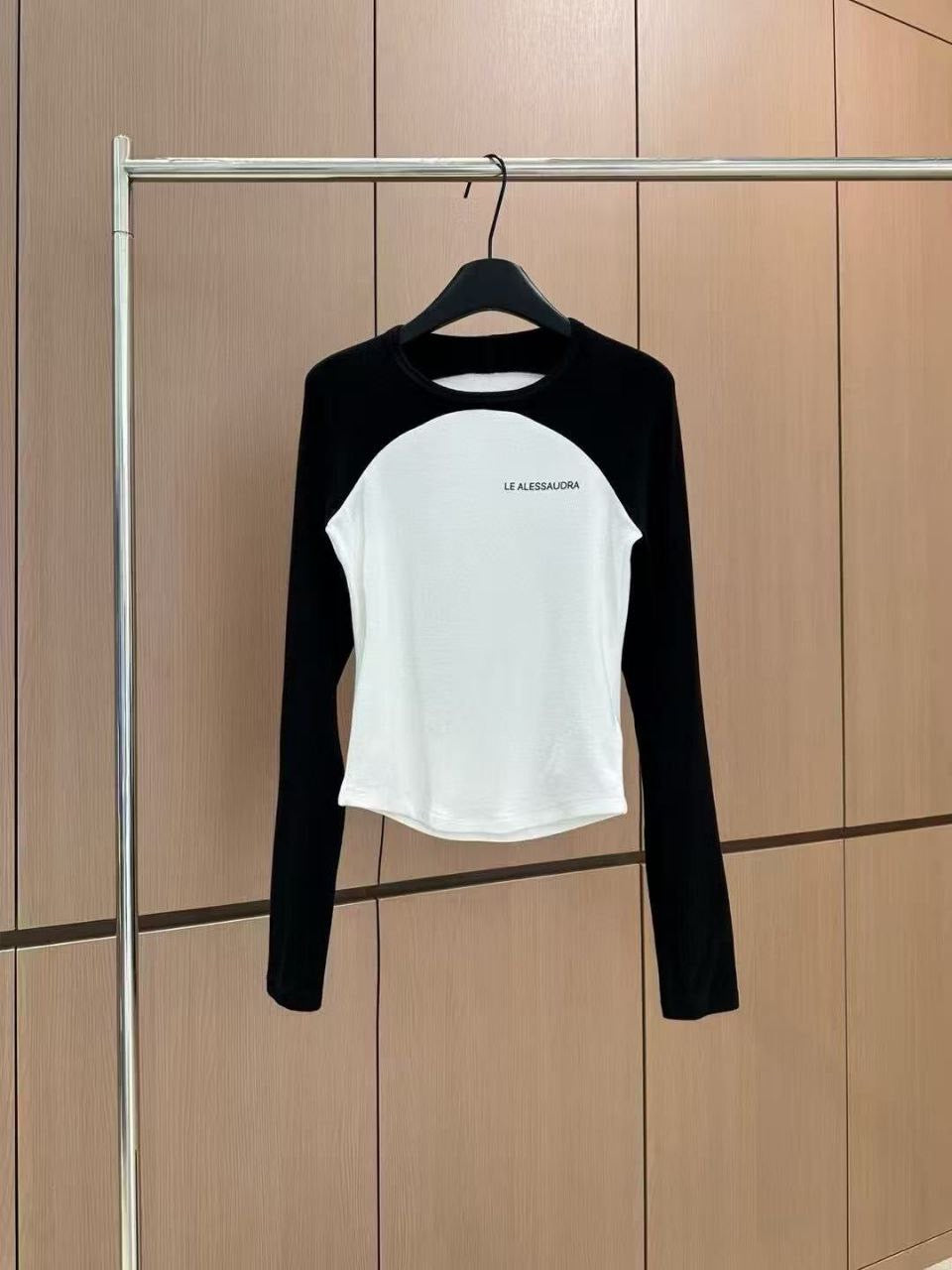 Le Alesuandera Long Sleeve Shirt