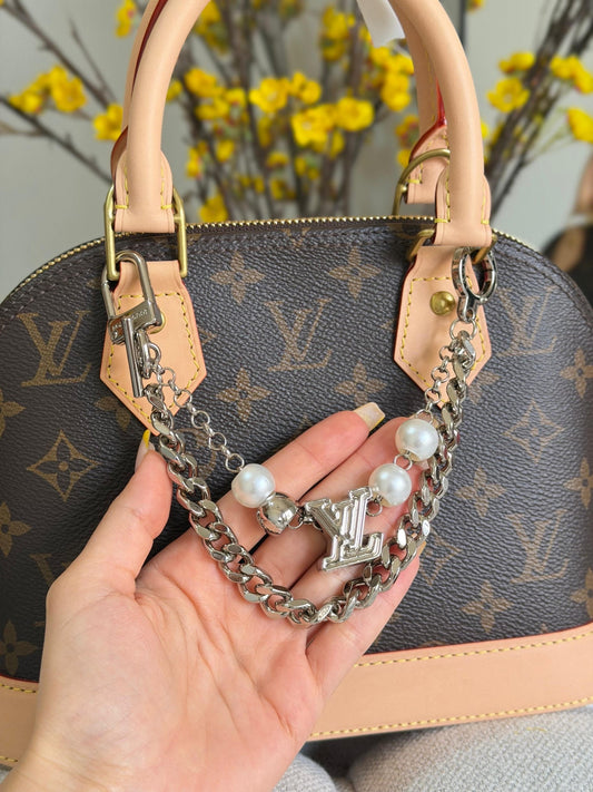 Louis Vuitton Hand Bag (Vip)