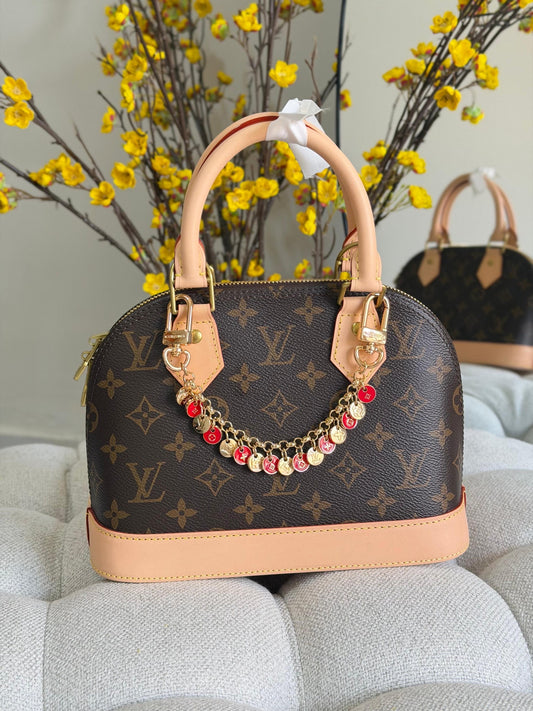 Louis Vuitton Hand Bag (Vip)