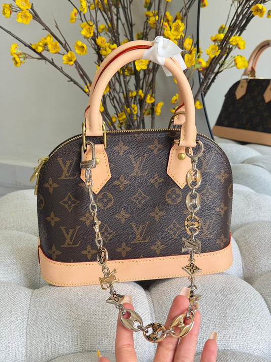 Louis Vuitton Hand Bag (Vip)