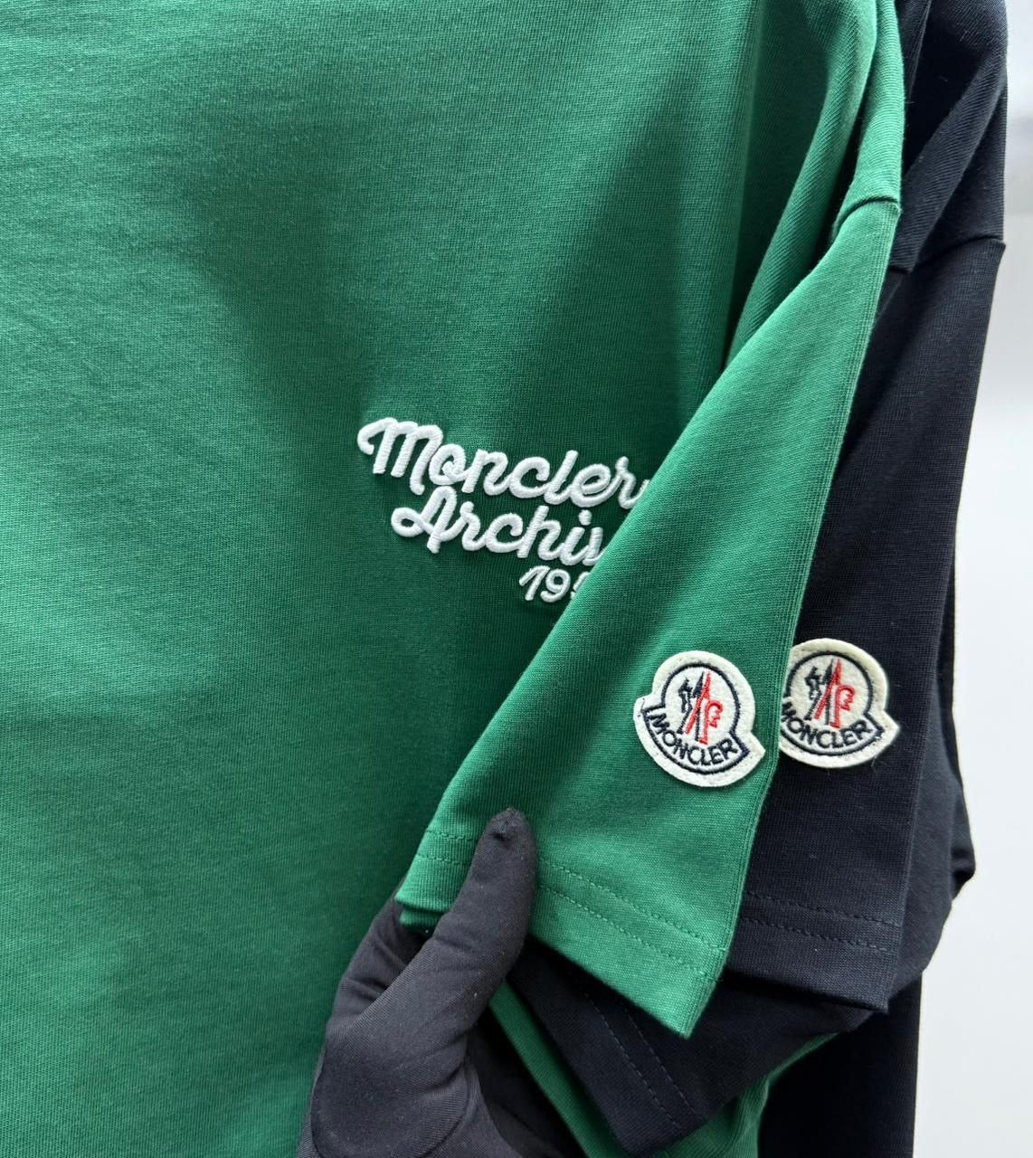 Moncler T-shirt