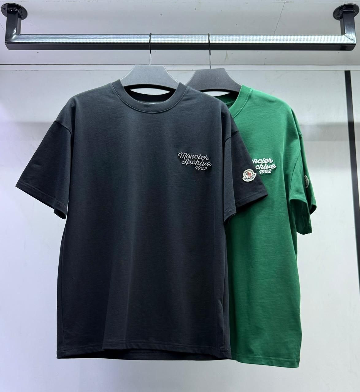 Moncler T-shirt
