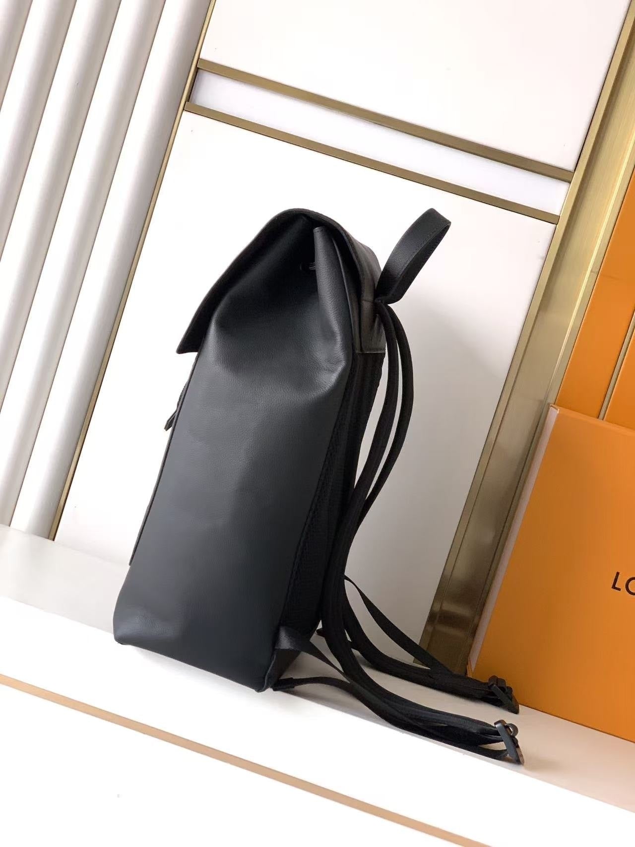 Louis Vuitton Backpack (VIP Quality)