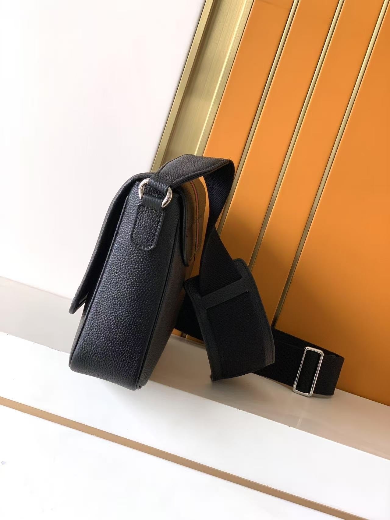 Gucci Messenger Bag (Vip)