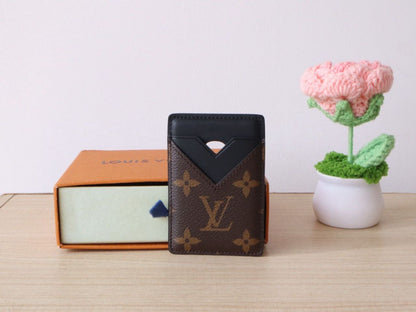 Louis Vuitton CardHolder