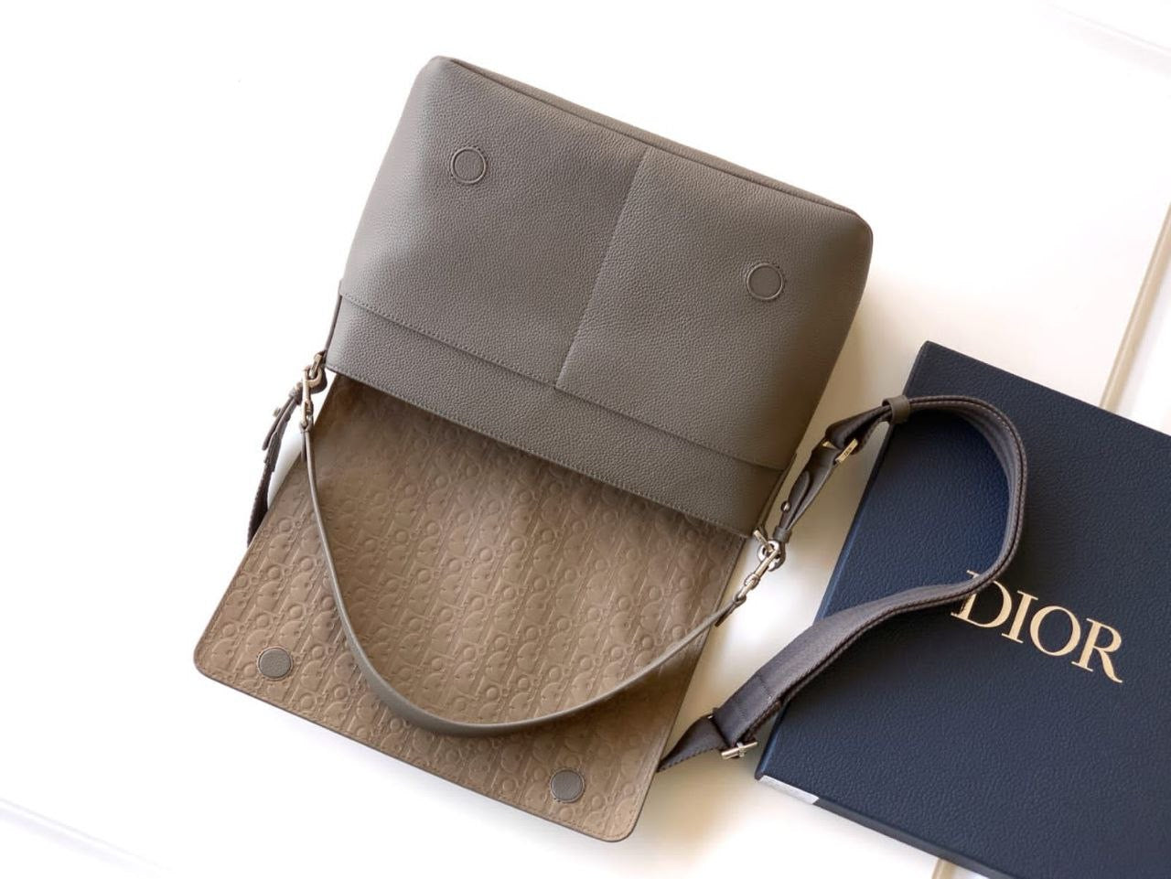 Dior Messenger Bag (Vip)