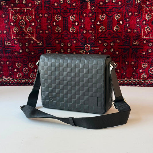Louis Vuitton Messenger (VIP)