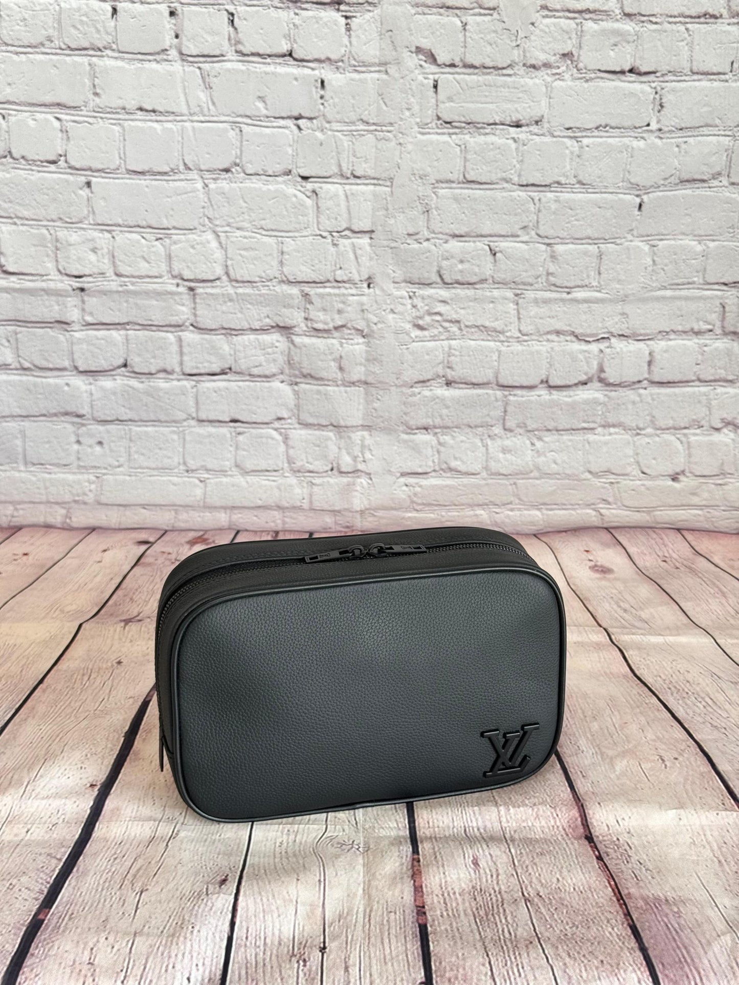 Louis Vuitton Clutch (VIP Quality)