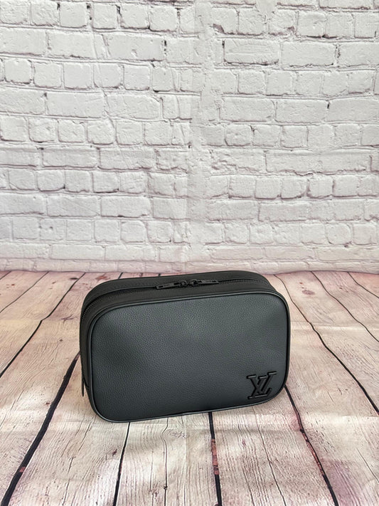 Louis Vuitton Clutch (VIP Quality)
