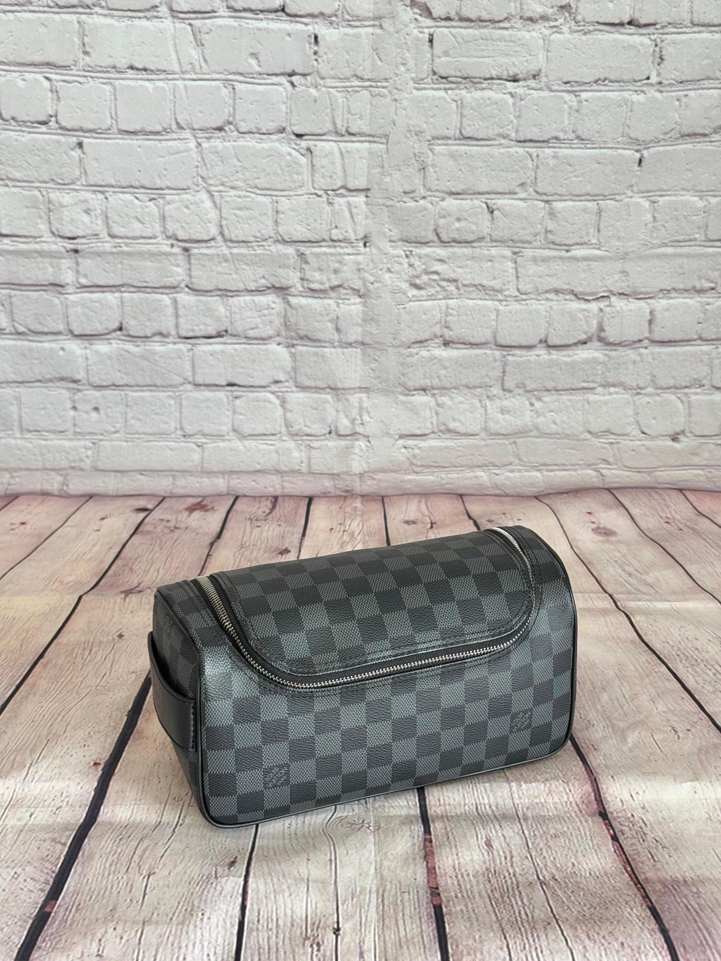 Louis Vuitton Pouch (VIP Quality)