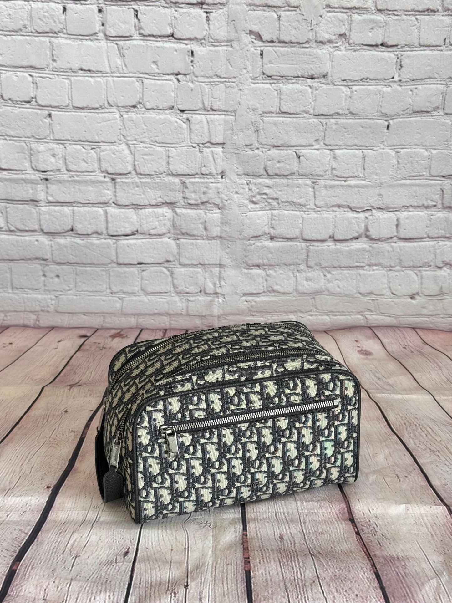 Dior Pouch (VIP Quality)