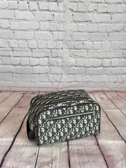 Dior Pouch (VIP Quality)
