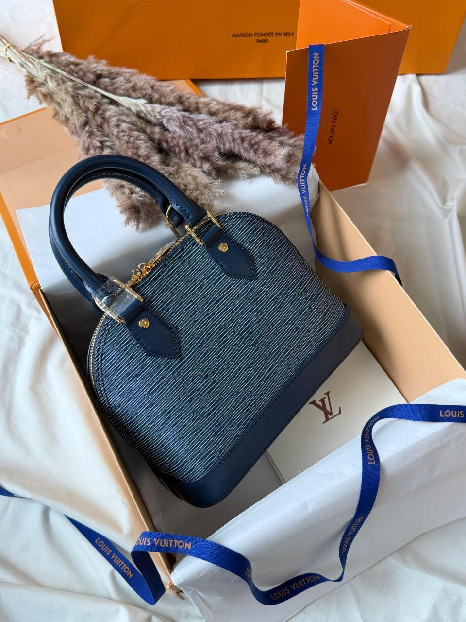 Louis Vuitton Handbag (Vip)