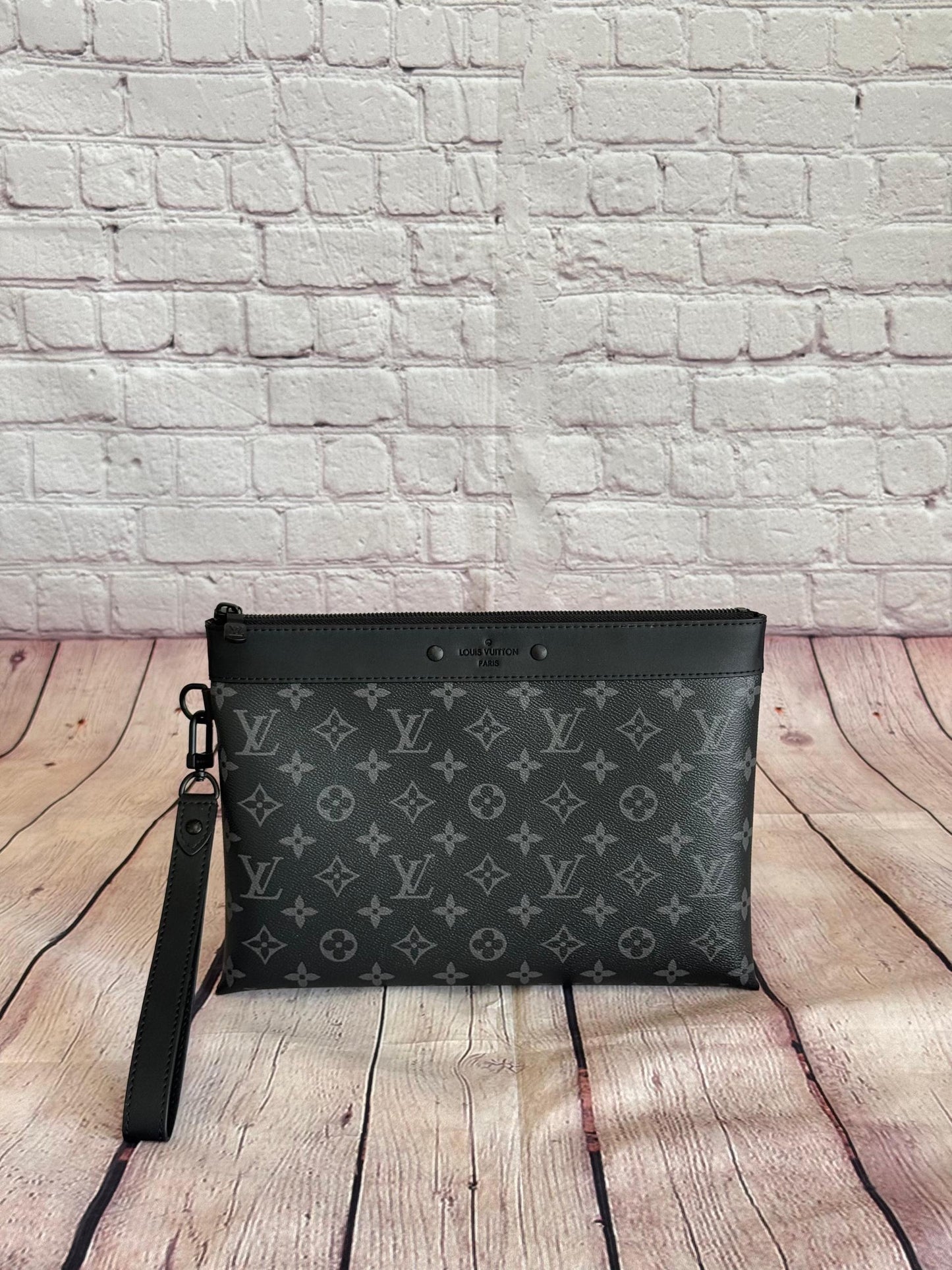 Louis Vuitton Clutch (VIP Quality)