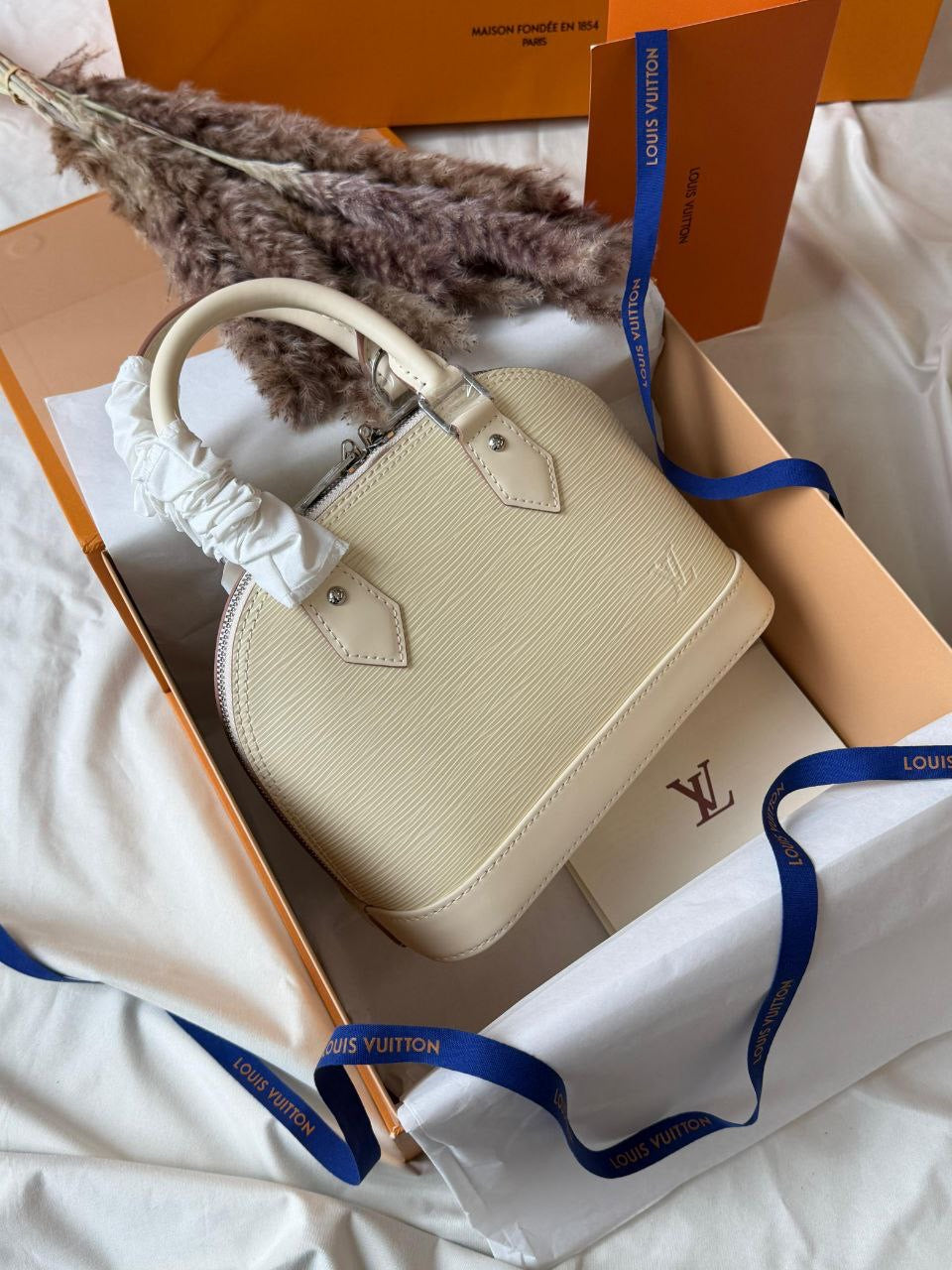 Louis Vuitton Handbag (Vip)