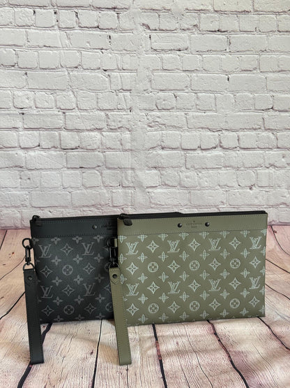 Louis Vuitton Clutch (VIP Quality)