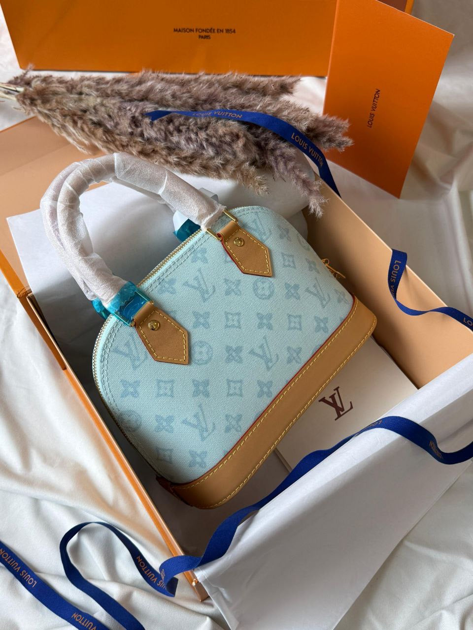 Louis Vuitton Handbag (Vip)
