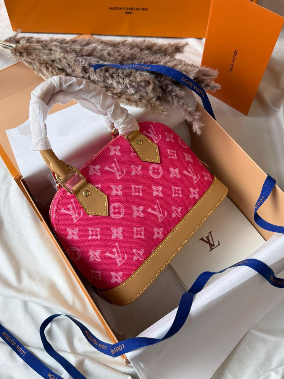 Louis Vuitton Handbag (Vip)