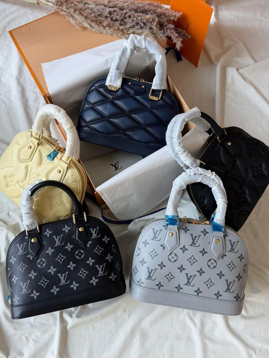 Louis Vuitton Handbag (Vip)
