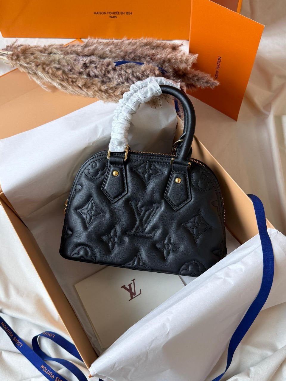 Louis Vuitton Handbag (Vip)