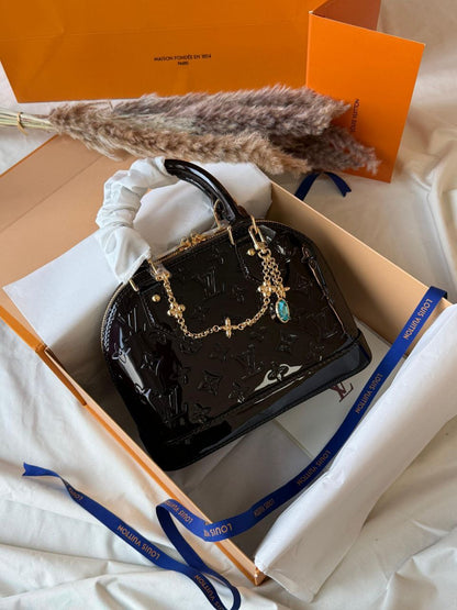 Louis Vuitton Handbag (Vip)