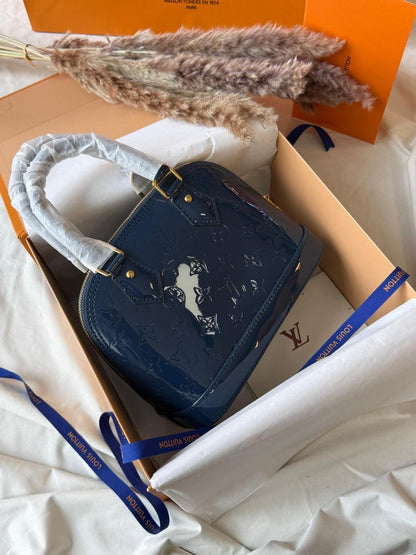 Louis Vuitton Handbag (Vip)