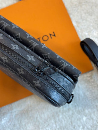 Louis Vuitton Messenger Bag