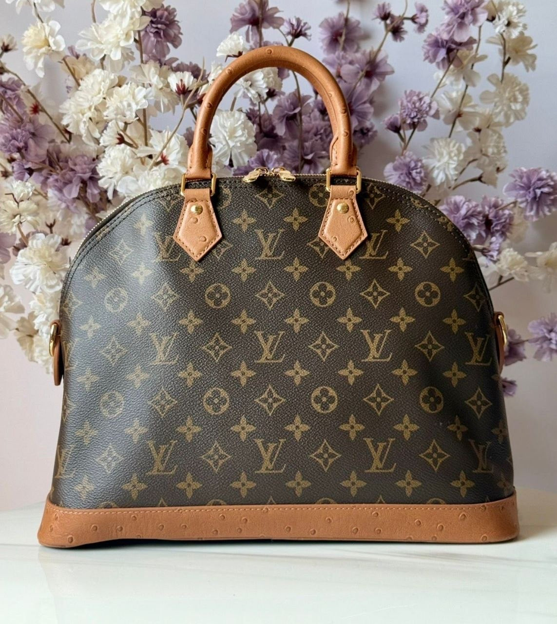 Louis Vuitton Handbag (Vip)