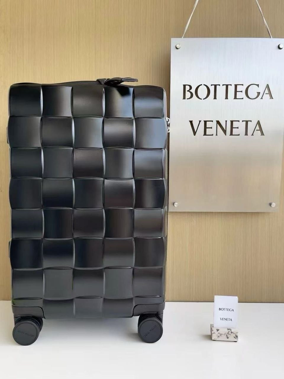 Bottega Veneta Trolly Bag (VIP)