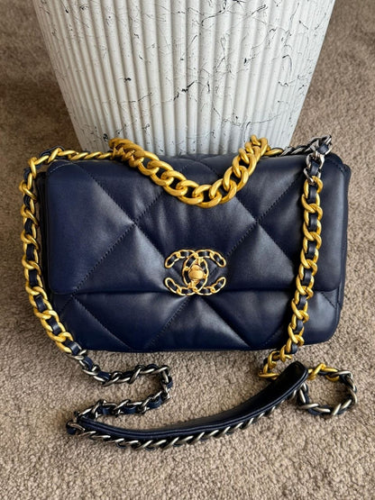 Chanel Sling Bag (Vip)