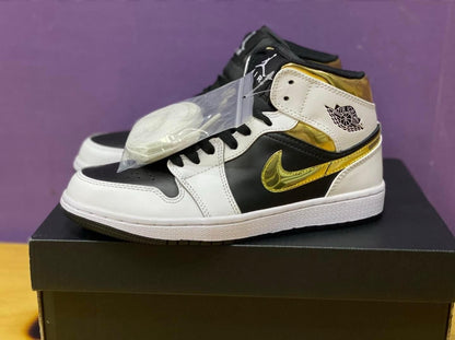 Jordan 1 mid White Gold