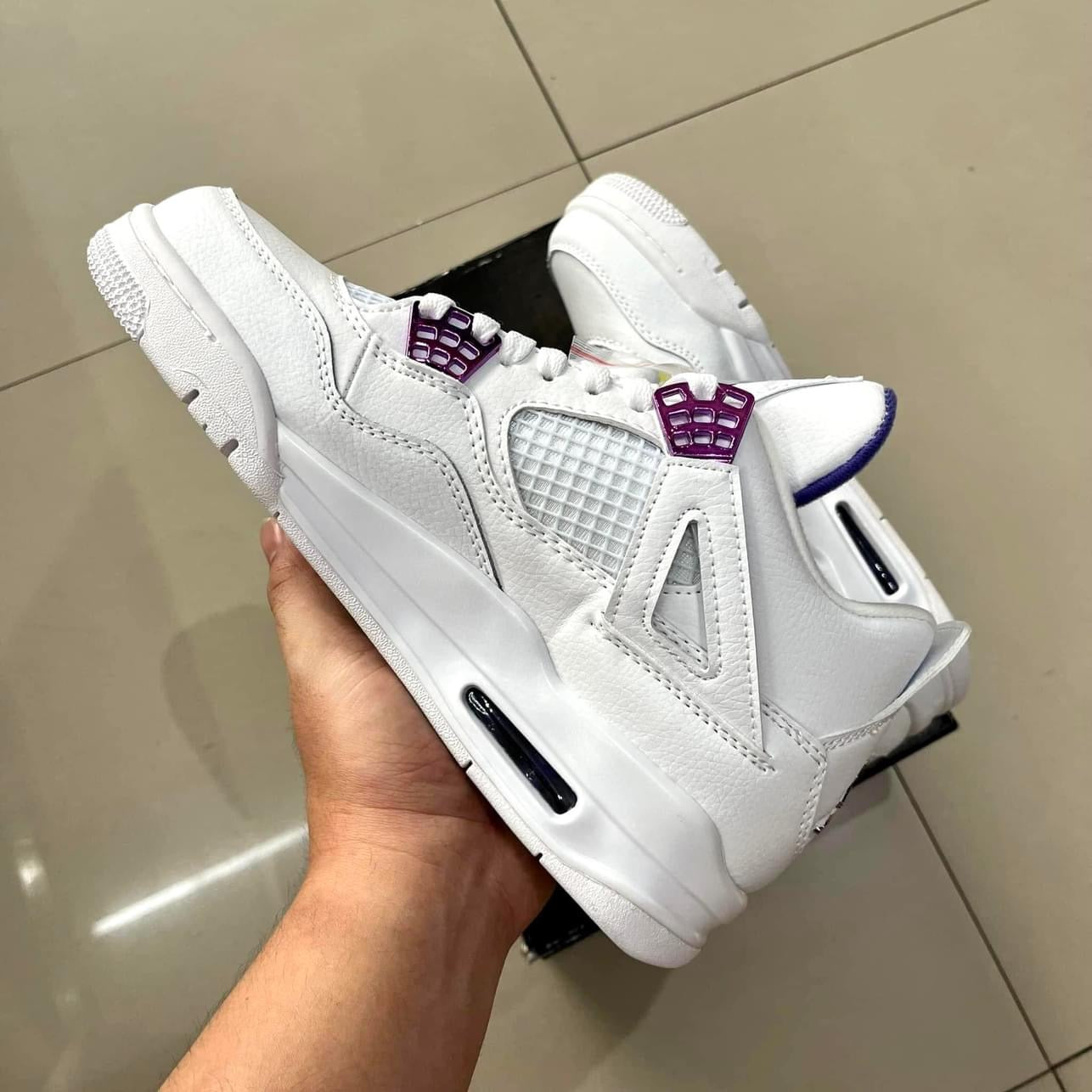 Jordan 4 Retro "Metallic Purple"
