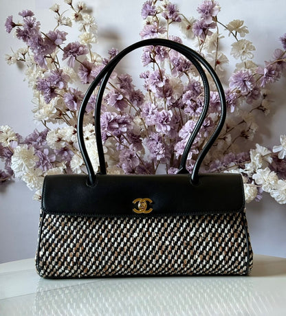 Chanel Shoulder Bag (Vip)
