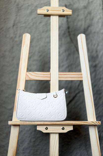 Louis Vuitton Shoulder Bag (VIP)